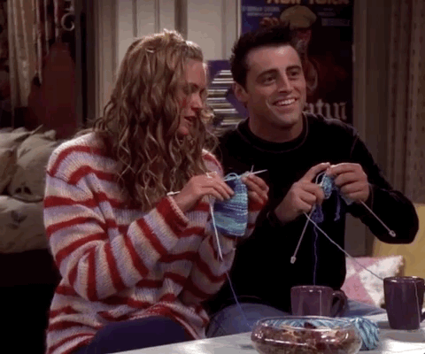 Janine et Joey tricotent