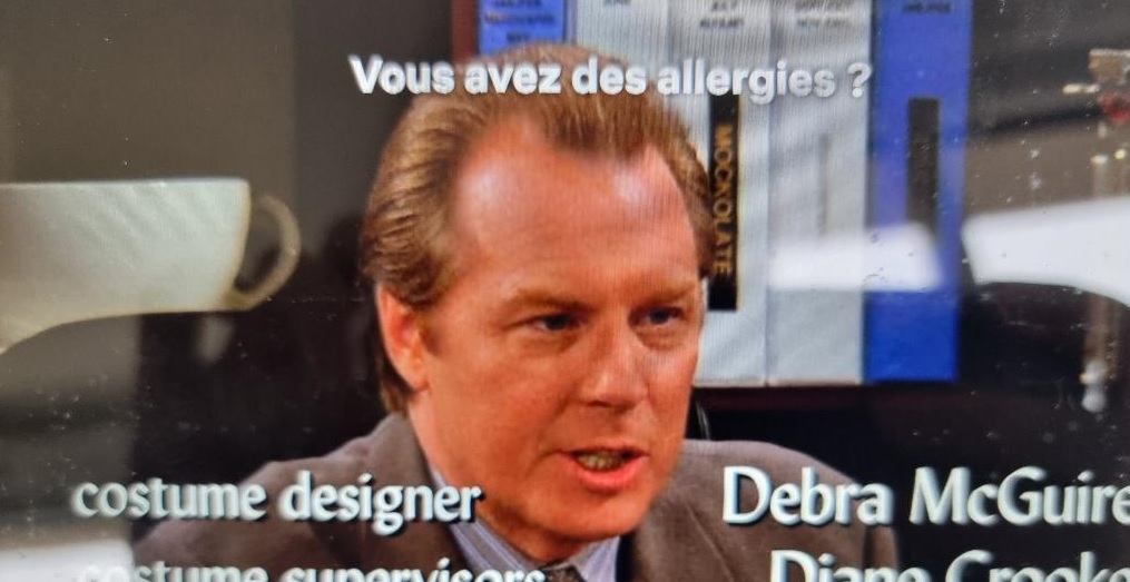 Le patron de Monica demandant ses allergies