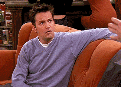Chandler grimaçant